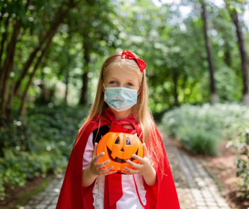 #HappyHalloween! If you’ll be out trick-or-treating keep these tips in mind to celebrate responsibly! 
1. Use cloth face coverings as part of a costume, it’ll double as a mask 
2. Avoid large crowds 
3. Keep a safe social distance 
4. Give out individual treat bags