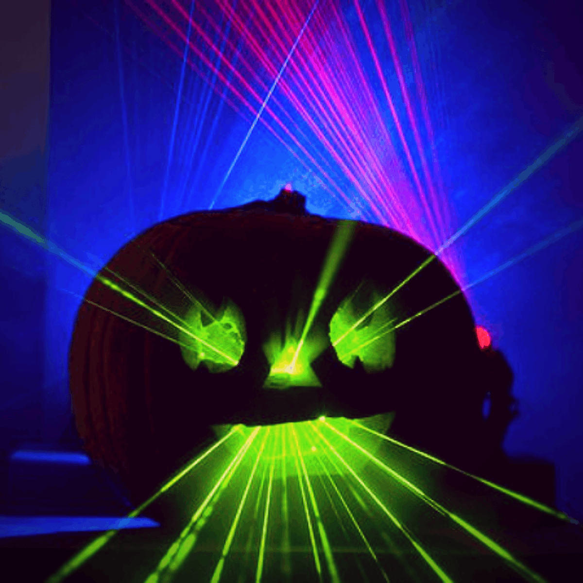 ssbdfest's tweet image. SAME SAME BUT SPOOKY 👻

#SSBDFest #LiveMusic #SSBDFest2019 #ssbdfest2018
#festivalvibes #sandiegomusic #californiamusic #losangelesmusic #sandiego #sdmusic #lamusic #musicfestival #westcoastmusic #lakeperris #sdmusic