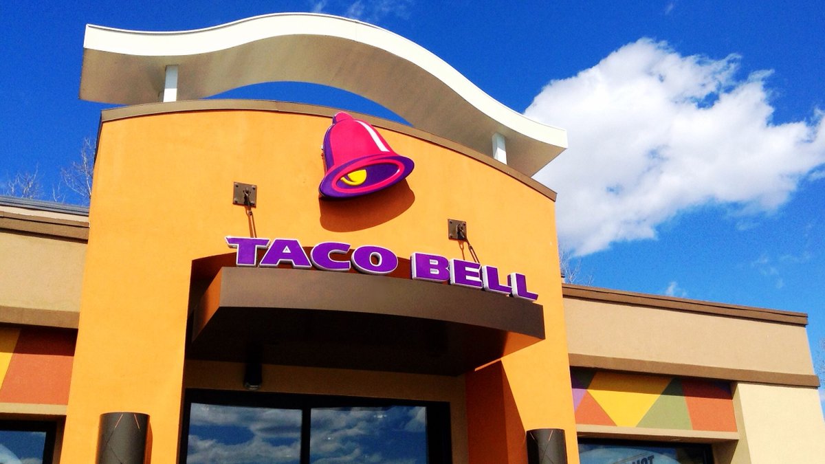 UberFacts's tweet photo. One has to go (fast food edition) https://t.co/4zFucgh4q1