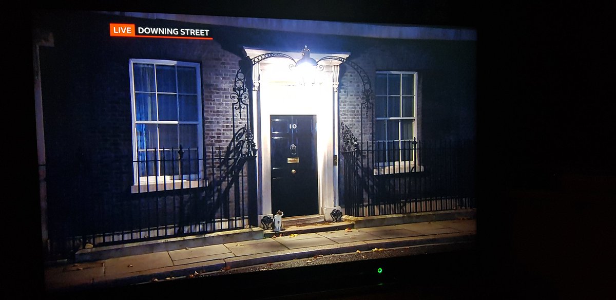 #larryforpm