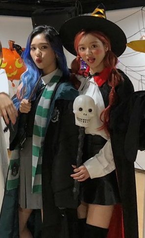 miyoopics's tweet photo. happy halloween! 🎃 https://t.co/0zlKHhhXEk