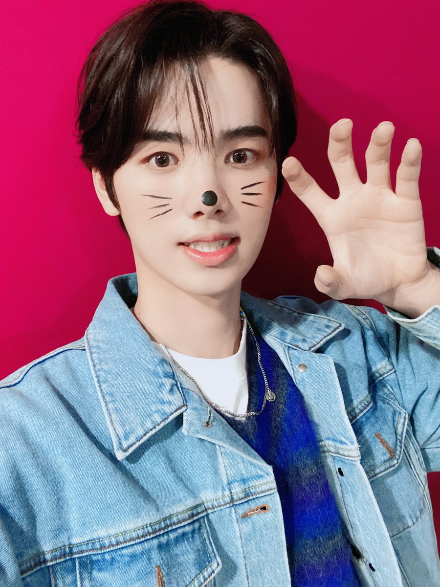 MinheeChile's tweet photo. [Oficial • 201031] Actualización de #Minhee en el twitter oficial de #CRAVITY

"Nuestras promociones ya terminaron!!!
Luvity trabajaste realmente duro
Creo que escribí un emoji
#Minhee"

Trad. Inglés: CRAVITYUpdate
Cr. CRAVITY_twt
[Minhee Chile]🧃 https://t.co/jfYJmggCzD