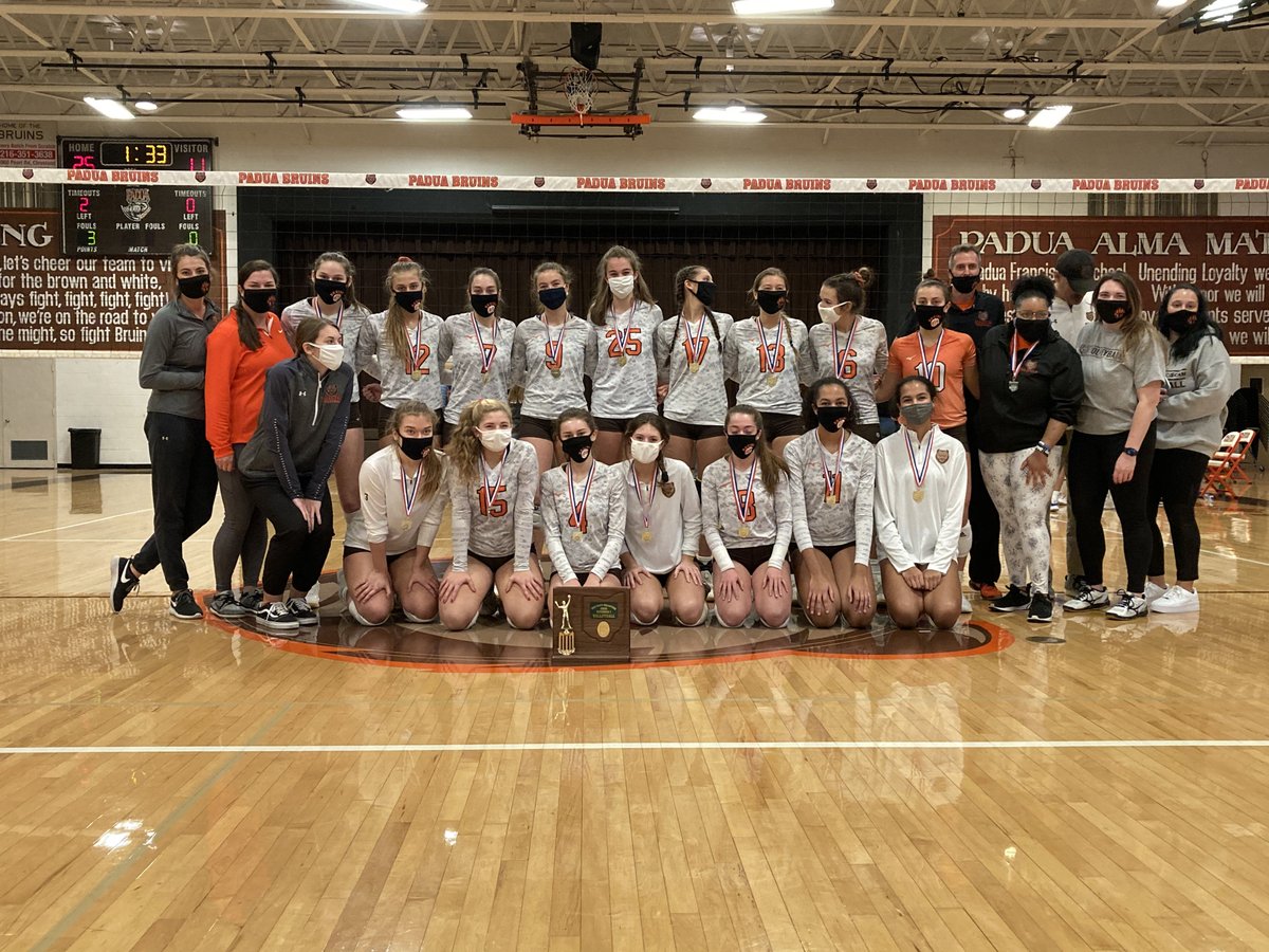 District champs!!! Padua Volleyball defeats Wooster in three sets, 25-19, 25-11, 25-11 to advance to next week’s Regional tournament #GoBruins