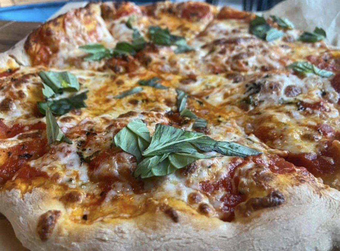 ALBAon53's tweet photo. You know about our prime beef and fresh local seafood. 

Did you know we ALSO have a really beautiful, delicious margherita pizza on our appetizer menu? Sprinkled with fresh herbs: 

A tasty little bite for two before dinner! https://t.co/LQZdePI0wy