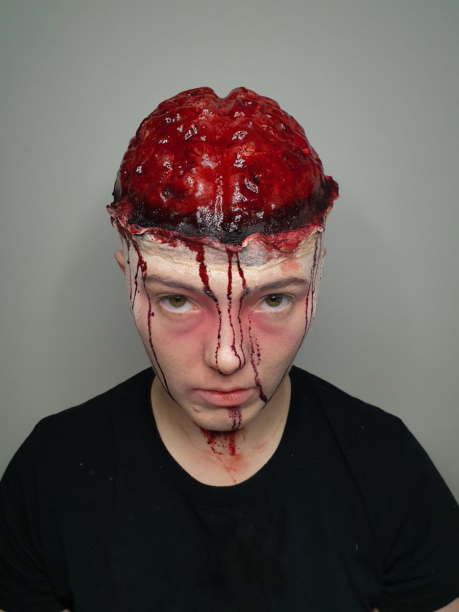 skye_burt's tweet photo. spooky season was spectacular this year🎃🦇🖤

! SFX MAKEUP ! https://t.co/Eq3ee0Ftlb