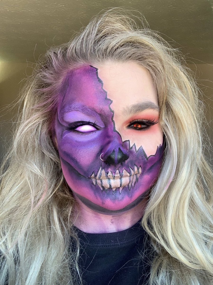 abluegreenhabit's tweet image. Happy Halloween @LiamPayne @Corpse_Husband #LPMakeUpComp x