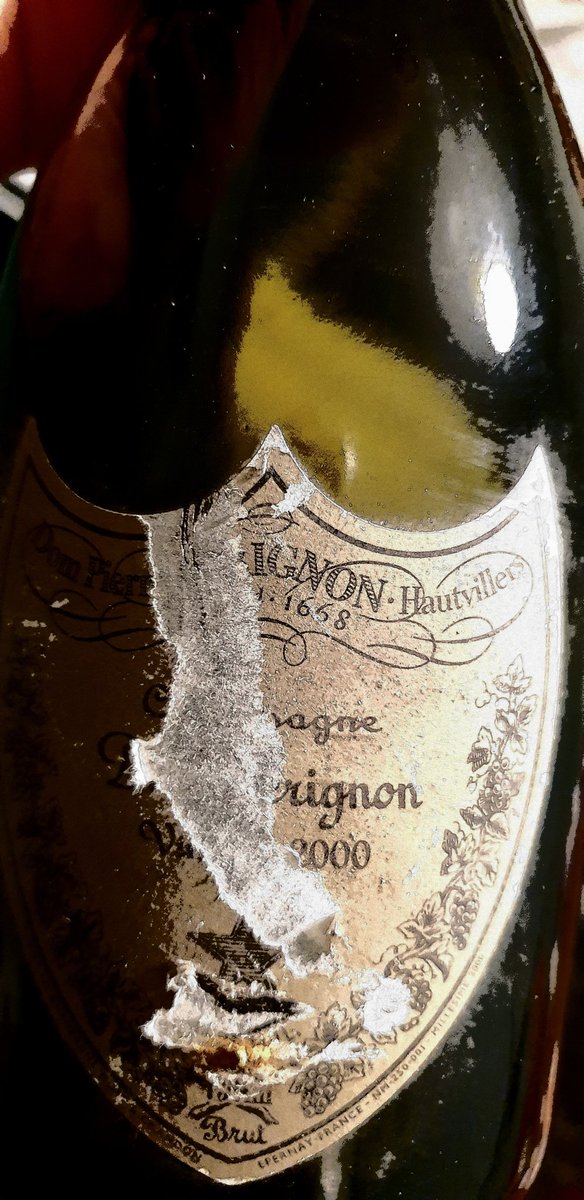 NoblotJulien's tweet photo. 007 Champagne tonight to celebrate Sean Connery and 20 years of live with the One. Amazing stuff this 2000 Dom Perignon from @moet @MoetHennessy #007forever #007JamesBond #SeanConnery https://t.co/dfkMc0nAqo