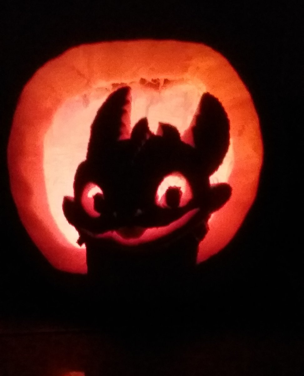 trinakurilla's tweet photo. Throwback to Halloween 2017 to the awesome Toothless Pumpkin I carved.
.
.
.
#Halloween #Pumpkin #Artsy #EdibleArt #PumpkinCarving #Traditions #MissingNormalLife #artoftheday #creative #HowToTrainYourDragon #Toothless https://t.co/2qSzncvNqm
