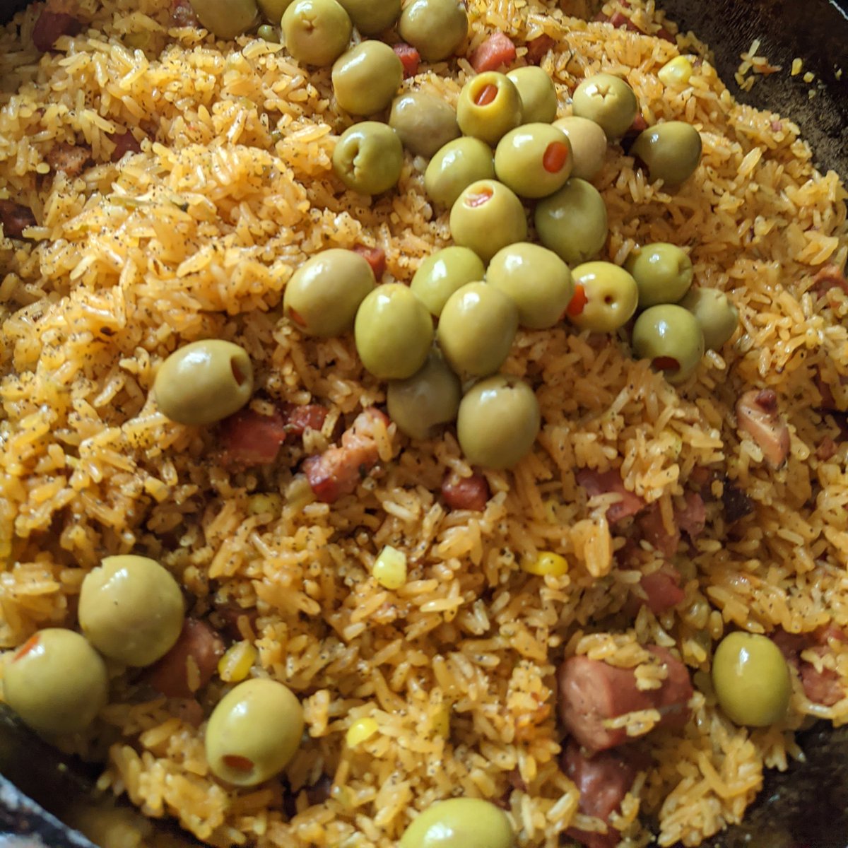 sectionzrecs's tweet photo. This arroz con salchichas needed a splash of green. ๐ต๐ท๐ช๐ธ๐ #Foodie #rememberToEat https://t.co/EQzUITrpAz