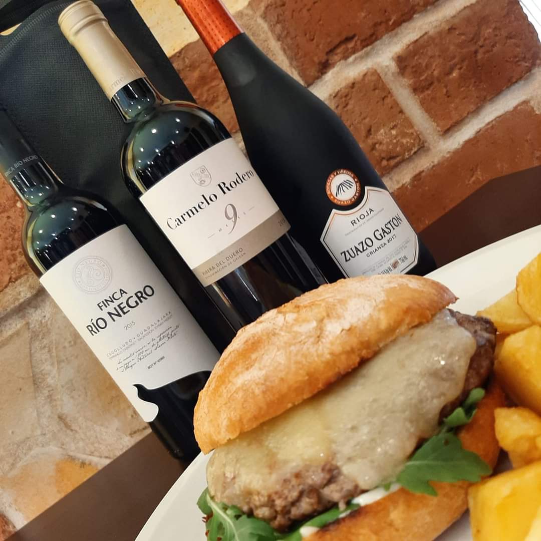zamper741's tweet photo. #elperdigacho
GRACIAS!!
Y un millón de disculpas a quien hoy por motivos de aforo no hemos podido atender
Tanto recogidas, como domicilios y en nuestra terraza hoy ha sido un gran día
Os habéis terminado TODAS las HAMBURGUESAS y casi TODAS las milanesas
Os esperamos mañana https://t.co/zjBzpnpQGs