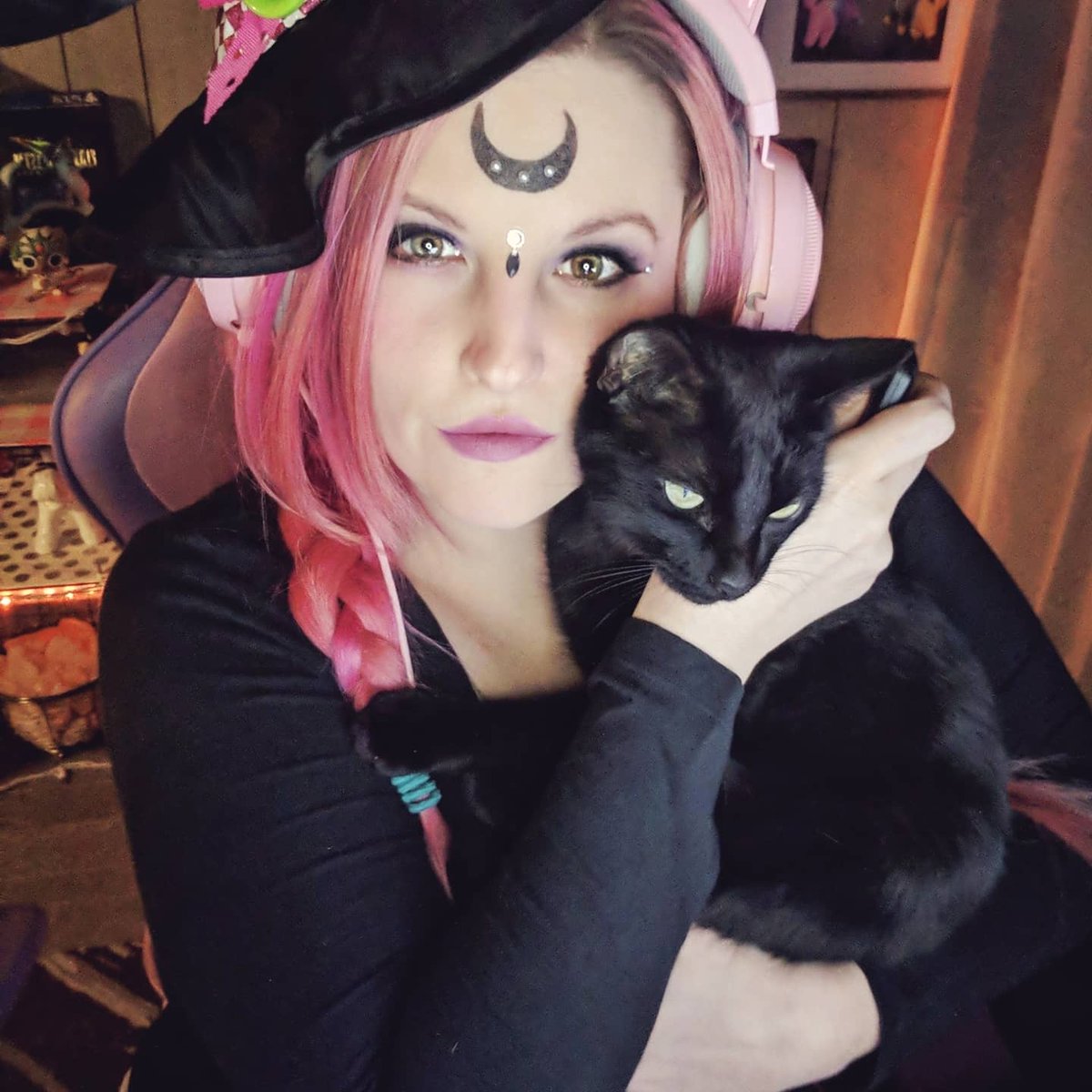 supernovakitteh's tweet photo. Happy Halloween! 💜🎃

☆

#TwitchStreamers #twitchgirls #twitchstreams #twitchaffiliate #twitch #twitchtv #gamergirl #streamergirls #girlstreamers #streamer #streaming #razer #pinkhair #pinkgaming #kawaii #spookyseason #halloween #witches #witchyvibes #blackcatsrule #blackcats https://t.co/gYgBF87ArE
