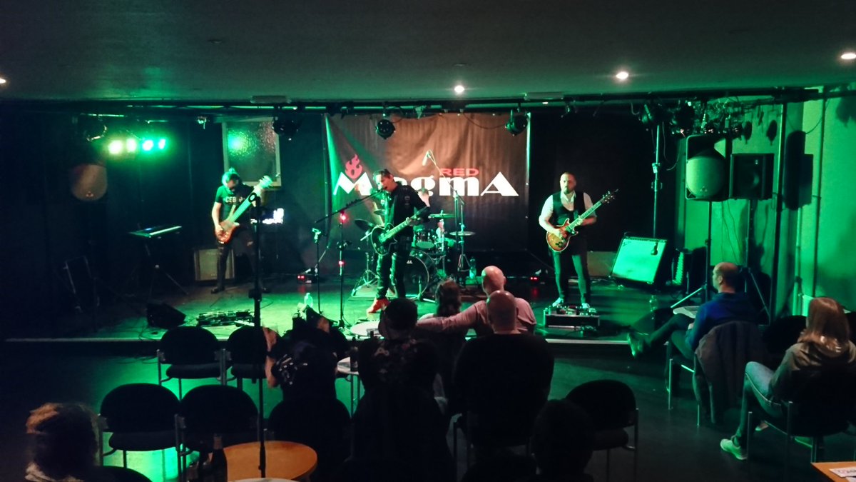 Heute wird gerockt. Rock 🤘 mit Red Magma. 

Russian alternative rock 🎸

#derletztemachtdaslichtaus #Stuttgart #Theater #Kultur #Theatertwitter