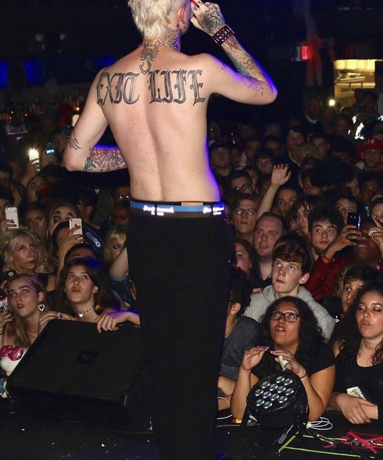 LILPEEPAHR's tweet image. SPOOKY PEEP ONLY TODAY 🖤