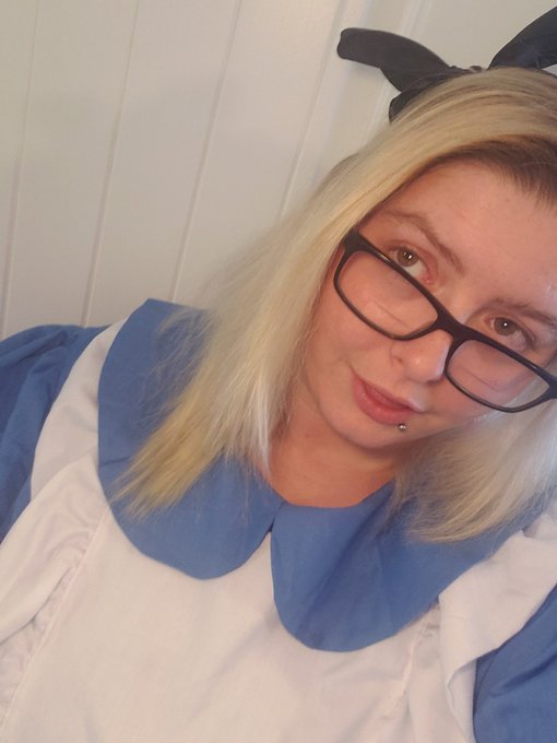 Happy Halloween! This is your last day to subscribe for only $5!! Hurry up and sub to my paid account<a href="/tag/onlyfans"class="tags"><span>#onlyfans</span></a>