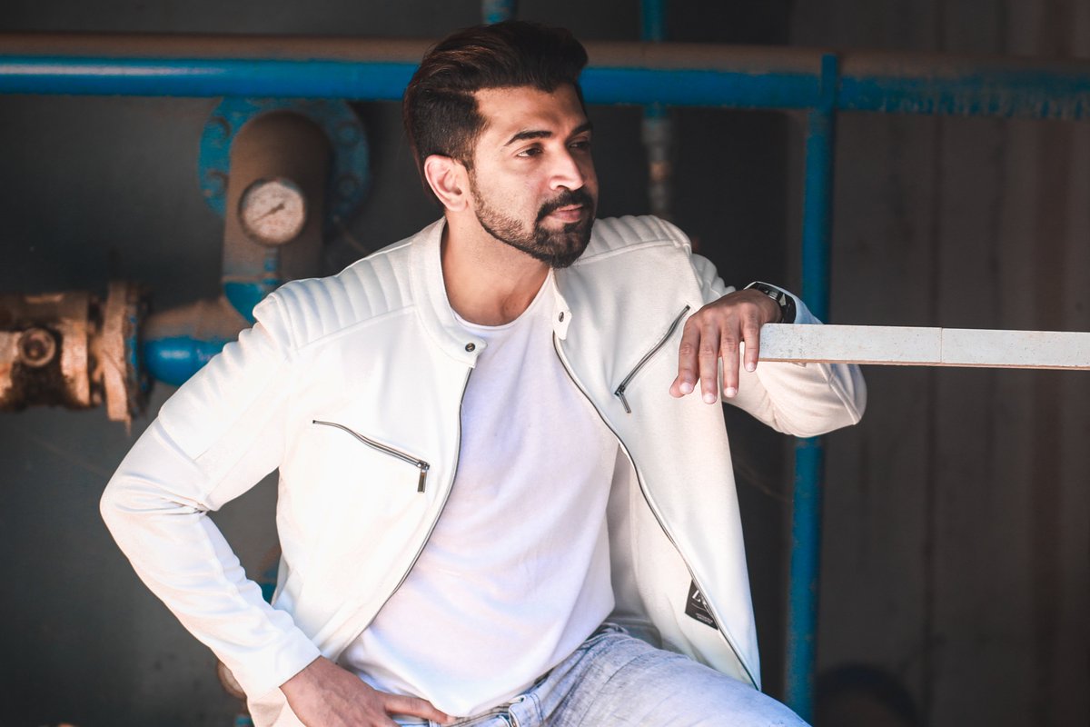 TrendsArunVijay's tweet photo. #AVBirthdayMonthBegins

 Advance wishes to our lovable annan @arunvijayno1 

@AllIndiaAVfans @aaamallovely @avfanskerala @ARUNNIVIN5 @FcAndhra @arunvijaynetwo1 @ONLINEAVFANS https://t.co/GGMn8Bfijx