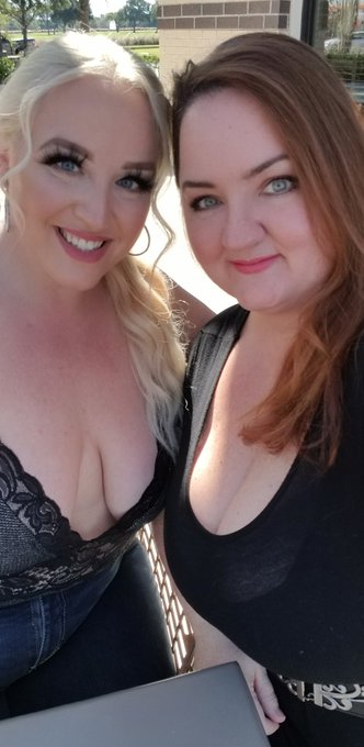 Hanging out with @zoeyskyytx this Halloween afternoon! It's always coffee time! @Starbucks #SaturdayVibes<a class="tags" target="_blank" title="On Twitter" href="/?out=eyJ0eXAiOiJKV1QiLCJhbGciOiJIUzUxMiJ9.eyJpYXQiOjE3MjQ5NTI4MTYsImlzcyI6InR3cG9ybnN0YXJzLmNvbSIsIm5iZiI6MTcyNDk1MjgxNiwiZXhwIjoxNzU2NDg4ODE2LCJyZWRpcmVjdF91cmwiOiJodHRwczovL3R3aXR0ZXIuY29tL3pvZXlza3l5dHgifQ.pr-mNoqUSOIqn73Oq-uPdpd860pCnf724pwUal_3urJdqNMzdRJs8F1wo5mZl9kJq_64tPQtrH6-ZroWNDK3KA">@zoeyskyytx</a><a href="/tag/houston"class="tags"><span>#houston</span></a><a href="/tag/saturdayvibes"class="tags"><span>#saturdayvibes</span></a><a href="/tag/coffeetime"class="tags"><span>#coffeetime</span></a>