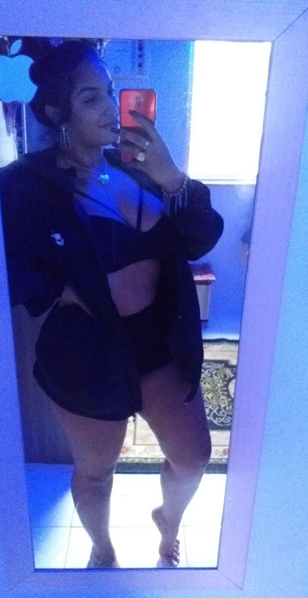 MINNYMORENA's tweet photo. Segue o sábado 😉 https://t.co/pRsZFfSiIr