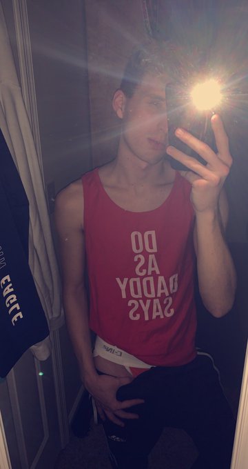 I think my shirt speaks for itself 😜😂 https://t.co/jfDHNivSVy<a href="/tag/fuckem"class="tags"><span>#fuckem</span></a>