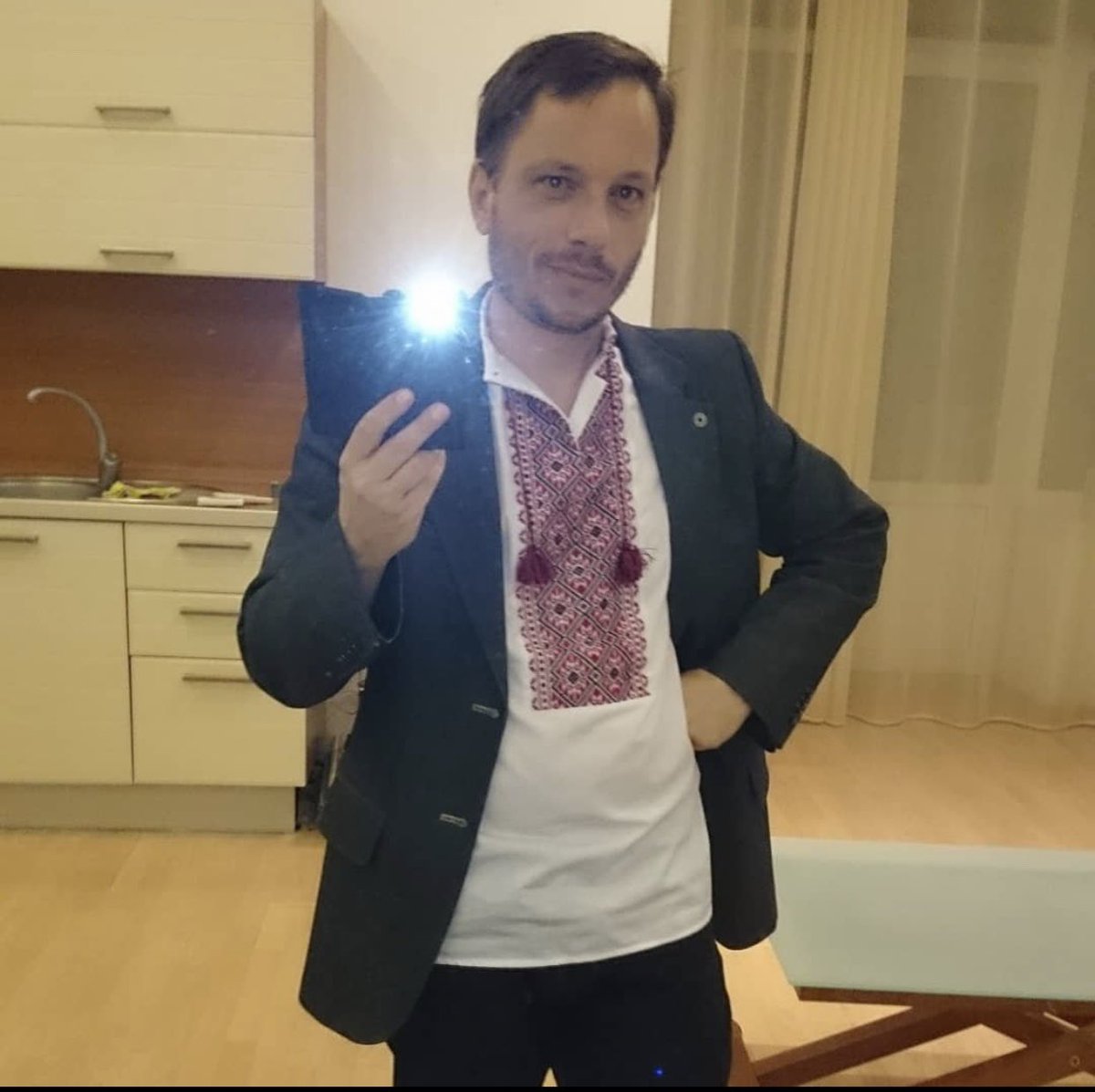 amanturkimaman's tweet photo. Damn #terroristthomas @noclador it’s been more than 5 years since you’ve had that blazer. I suppose business hasn’t been booming as a self-proclaimed film industry executive, now has it? #azeripuppet https://t.co/de9gOZKVb3