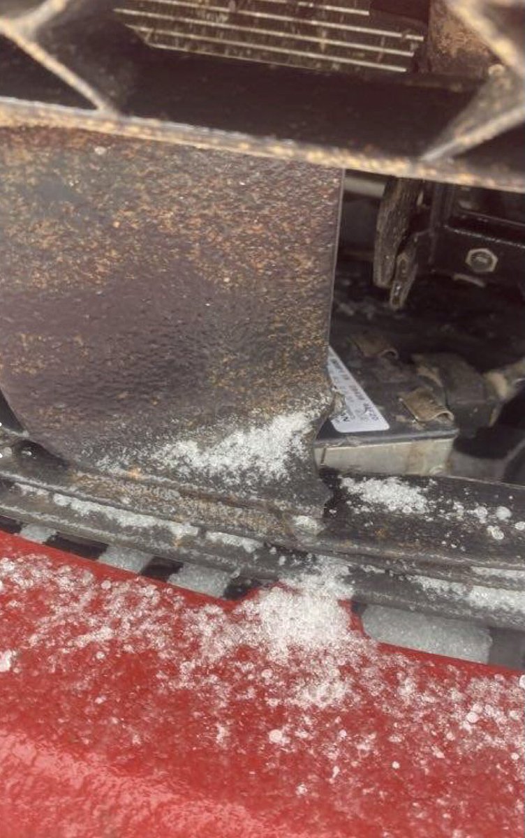 👋🏼 Paint Doctor family!

We just wanted to let you know that even through the ice &amp; snow, we have your back! 

Give us a call today for a free estimate! We’ll come to you if you don’t feel comfortable getting out, just like this customer did below who had a recent fender bender