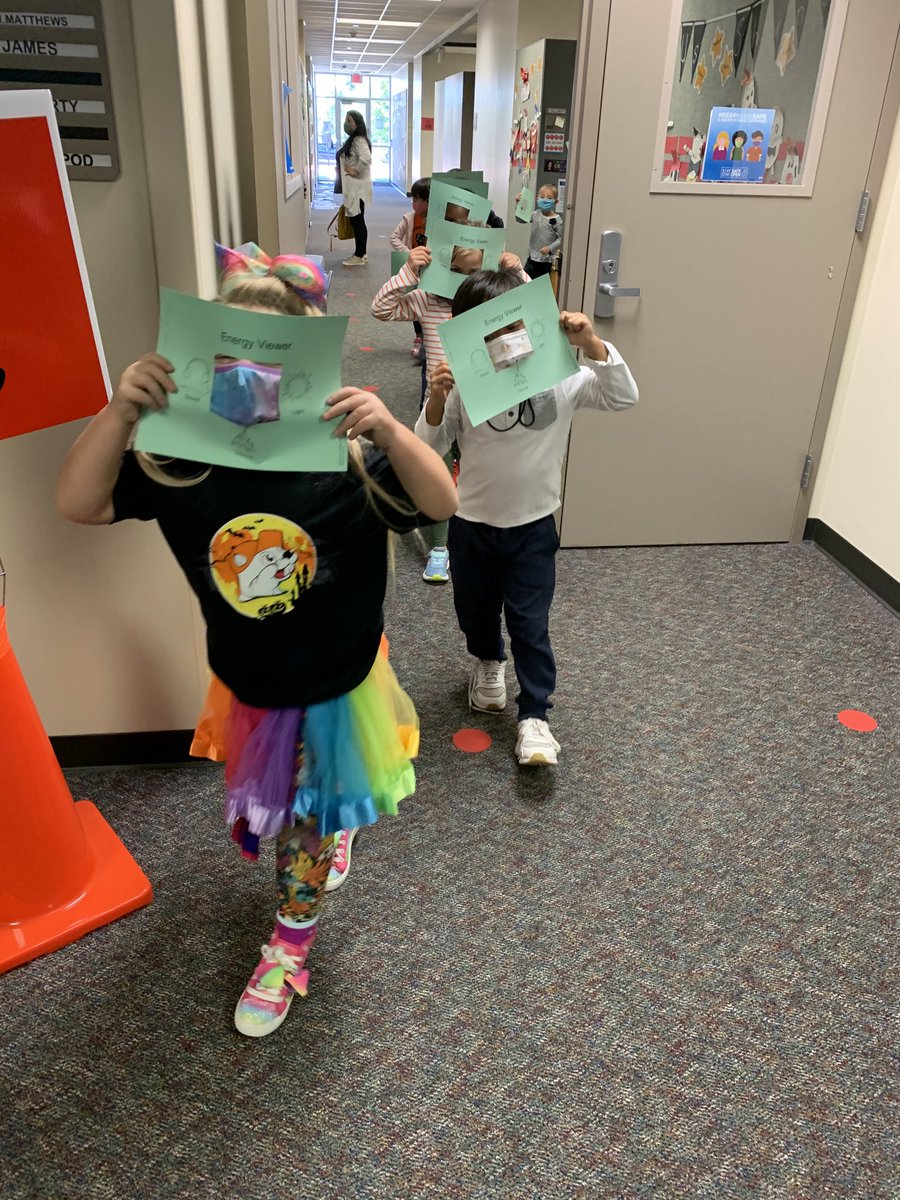 Headed out for our Energy Walk! ⁦<a href="/KleinISDscience/">Klein ISD Science</a>⁩ ⁦<a href="/MuellerKISD/">Mueller Elementary</a>⁩ #ScienceInAction