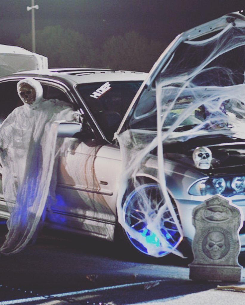 ᕼᗩᑭᑭY ᕼᗩᒪᒪOᗯEEᑎ ᑭᗩIᑎT ᗪOᑕTOᖇ ᖴᗩᗰIᒪY!!

ᗯE ᕼOᑭE TᕼᗩT EᐯEᖇYOᑎE ᕼᗩᔕ ᗩ ᖴᑌᑎ, ᔕᑭOOKY, &amp; ᔕᗩᖴE ᑎIGᕼT!!!