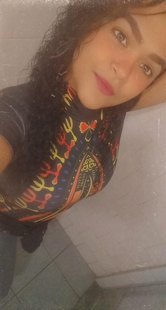 Adrielle_Biel's tweet photo. Ela não tem noção do quanto ela é linda 💗🎀 https://t.co/8SloKV7Iq2