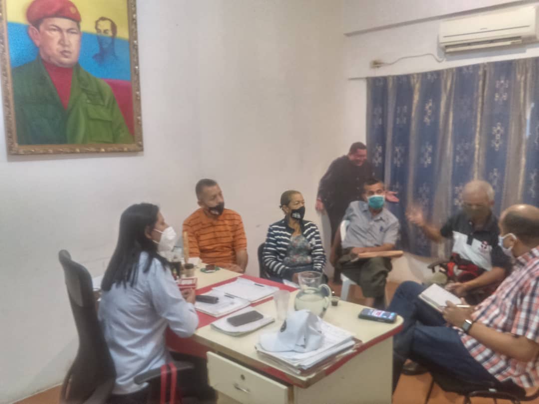 janet_araujo72's tweet photo. MunMotatan realizamos una reunion con las Empresas Socialistas del mcpio. A fin de organizar y mejorar estrategias para este #6DAN #RojaRojita https://t.co/XdHUBIPSO1