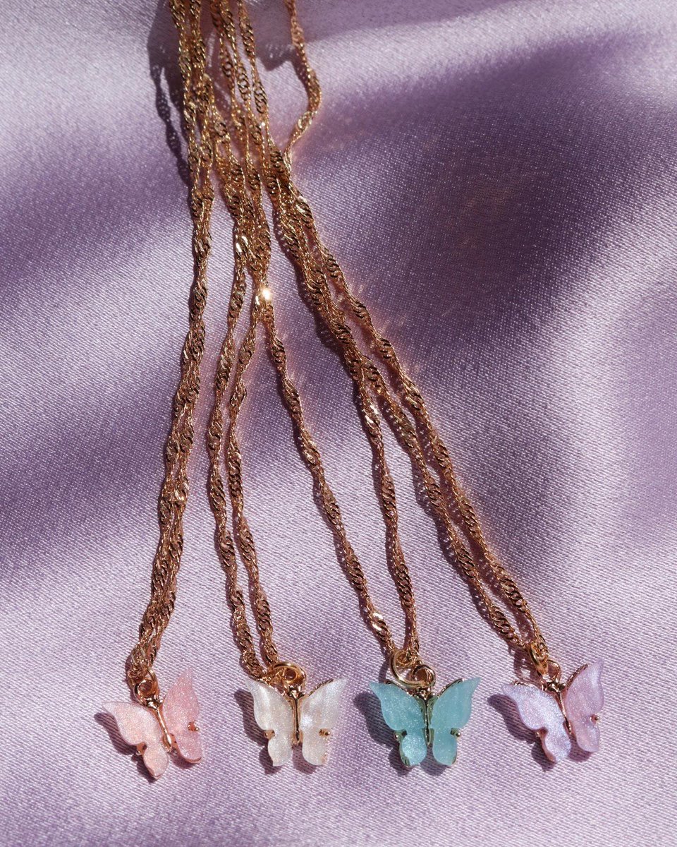 AlessiaVi20's tweet photo. Your 2nd @ has to buy you this necklace https://t.co/Yo40bhNPWf