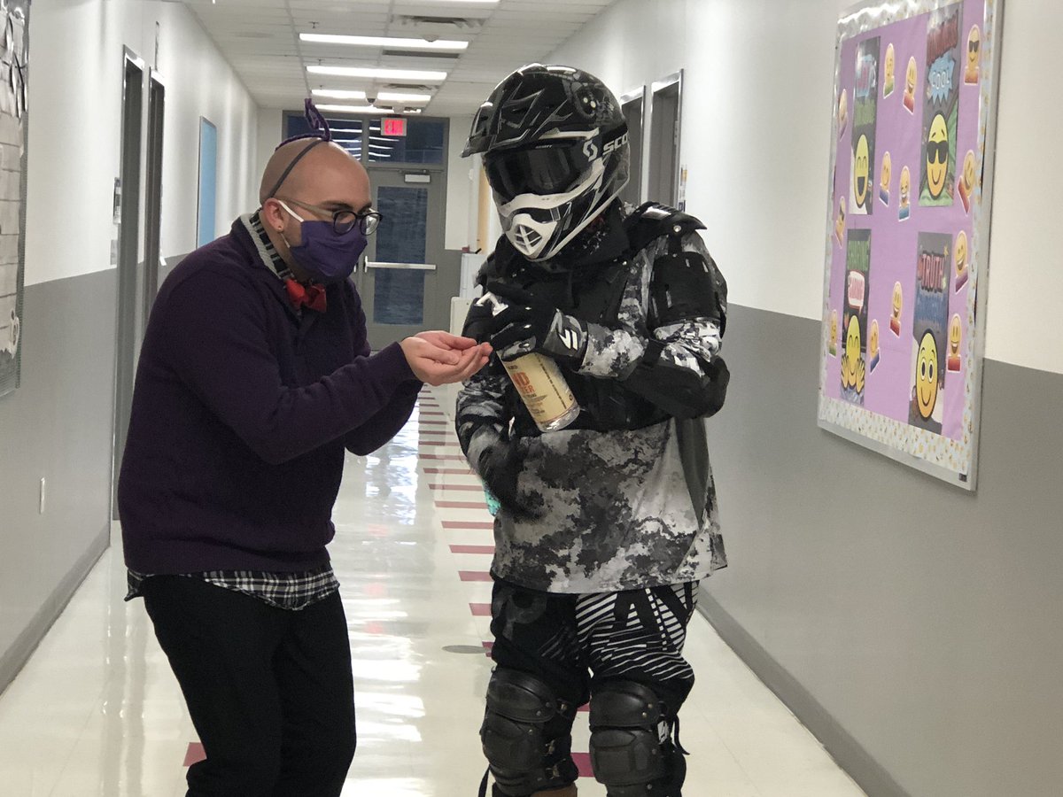 eyeonliteracy's tweet photo. Great Fun @McWhorterES for Halloween!! Everyone had a great time dressing up! Love our Coyote Family! @DrChapmanCFBISD @CFBISD @WheelerCFB #TogetherWeCan #MCWGameOn https://t.co/CJSJO3jOLF