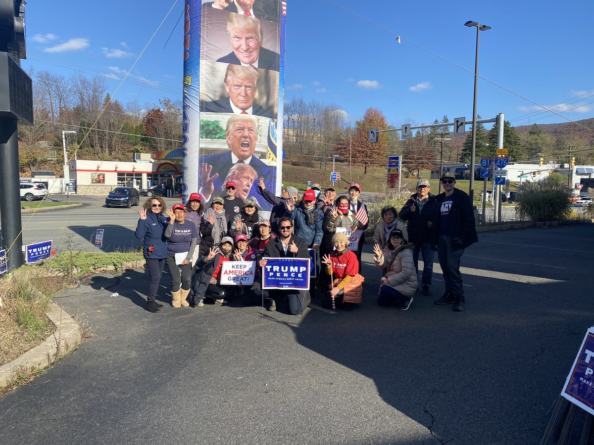 KingOfContent18's tweet photo. Extemporaneous road rally/passing out signs! #JapaneseForTrump made this incredible blowup mural of @realDonaldTrump! The enthusiasm and energy is electric for @POTUS! #RedWaveIncoming! #MAGA #KAG 🇺🇸🇺🇸🇺🇸 https://t.co/EGq3DYoisz