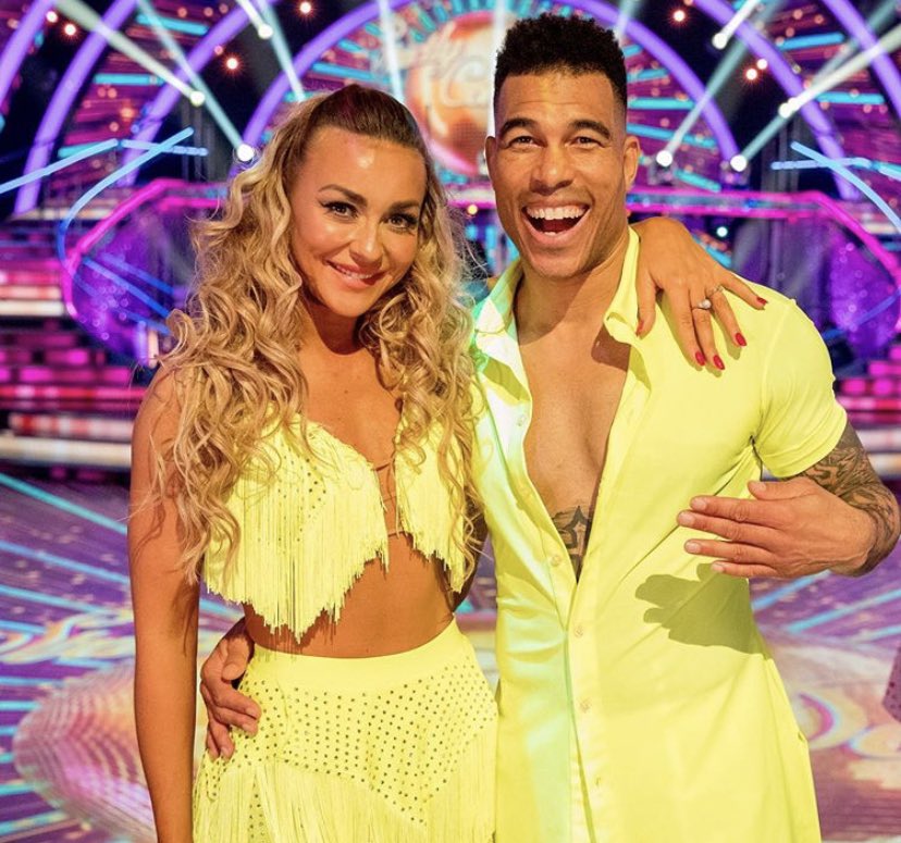 NFLUKIRE's tweet photo. We could all do with that @JasonBell33 smile tonight! 😁🍋

📺: @BBCOne NOW!
📲: #Strictly 

[📸 via @bbcstrictly] https://t.co/1vXC33sUnt