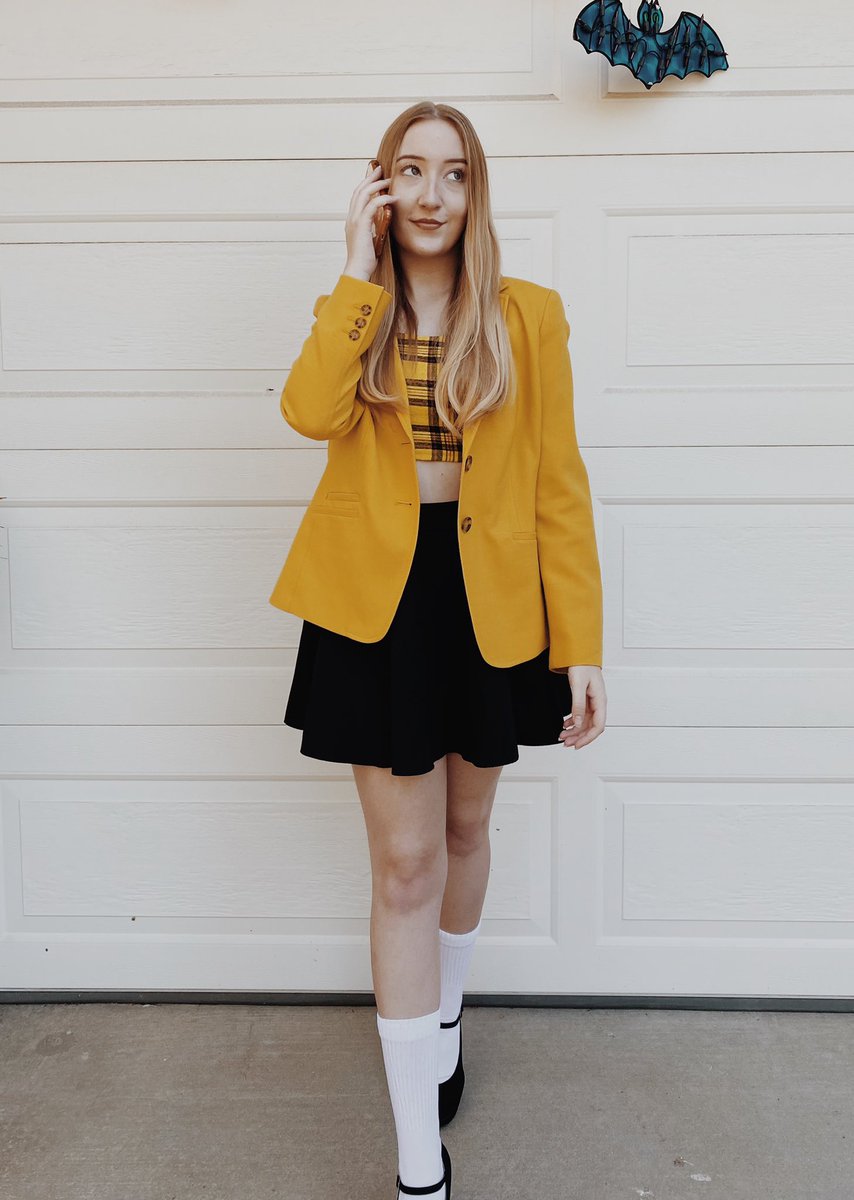hanimal__'s tweet photo. happy halloween💛 #clueless https://t.co/3lAxYIT6cV