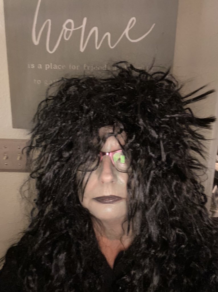 debbieforrestrn's tweet photo. Not a Halloween costume, Just a tired teacher at the end of the first quarter😂 https://t.co/MrulnSoJjI
