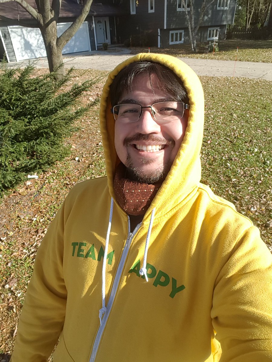 Kwongerific's tweet photo. I'm dressed as a @Dreamforce attendee for Halloween. Not many people guess my outfit. #teamappy https://t.co/nKHV5r49oI