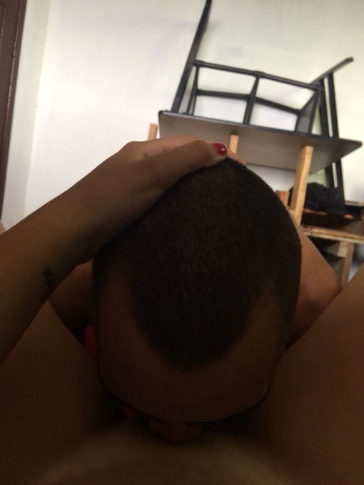 RealistaSafado's tweet photo. - cala boca
- vem me fazer calar
- ... https://t.co/zEfOUoiXtN
