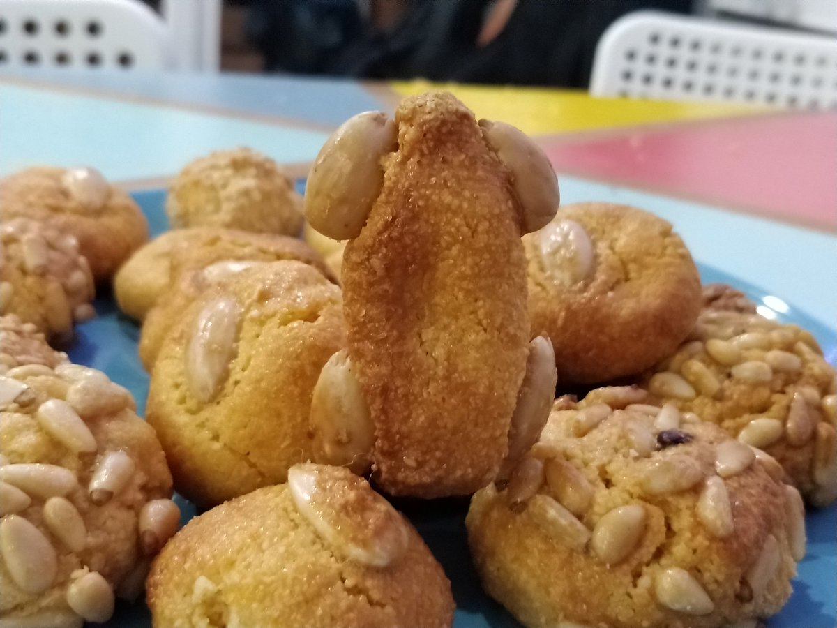 jsalmeronmoya's tweet photo. @elonmusk @SpaceX this is my first attempt to build an #starship #panellet (typical food for Halloween in Catalonia). Clear example of fail to improve. https://t.co/2zalwixEvE