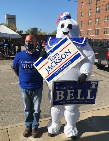 tomforohio's tweet photo. Halloween Fun at the Cuyahoga County Board of Elections. Today is a great day to exercise your right to vote! #GOTV2020 #VoteSafely #TomJacksonForOhio #keepthe6 #MoniqueSmith #PhilRobinson #StephanieHowse #rickbell4judge #JeffereyCrossman https://t.co/jki5eba2m9