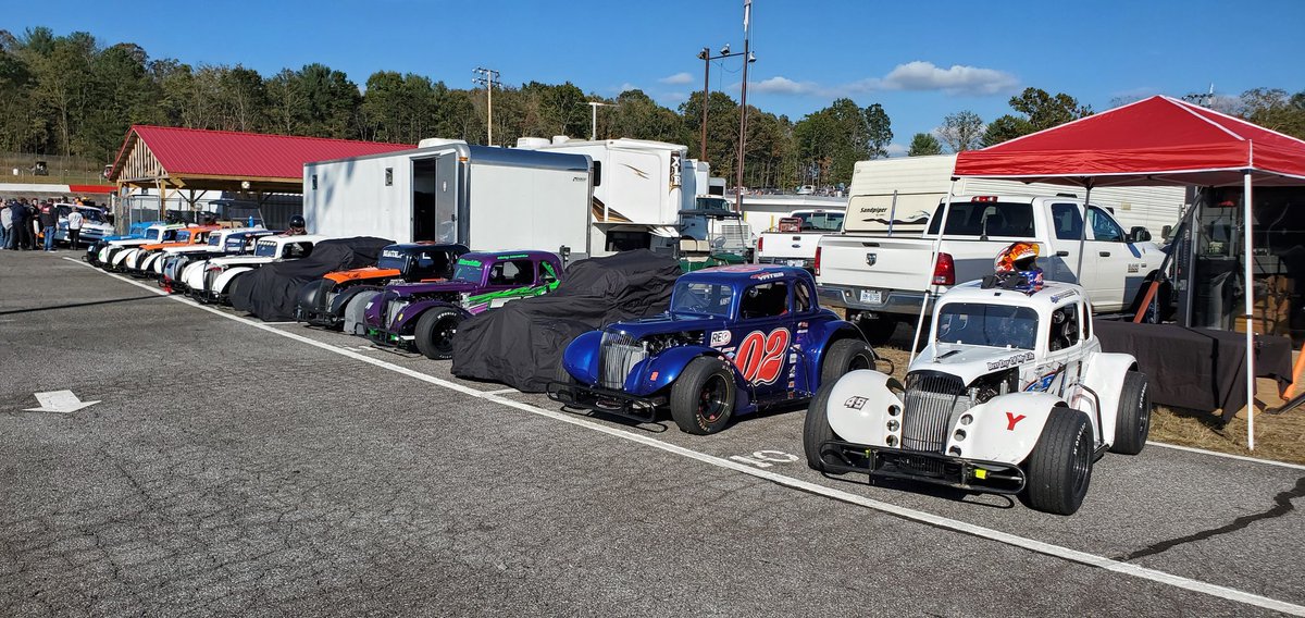 Just half of the Legends on hand today for the $2,500-to-win feature race at Tri-County Speedway!

Watch all the <a href="/sest_series/">Southeast Super Truck Series</a> finales LIVE now at legendsnation.tv!