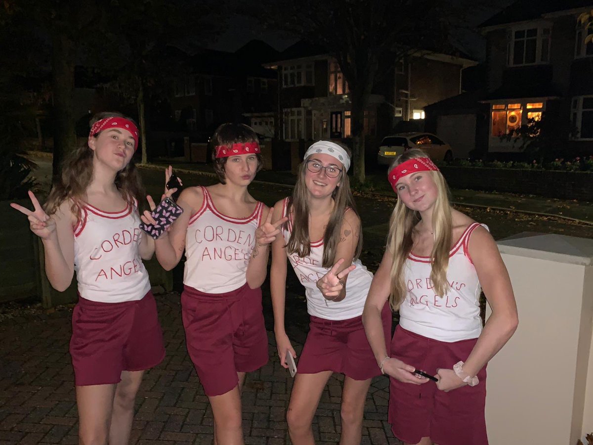 Corden’s Angels ready for Halloween... I think these ones are much better looking 😉❤️ <a href="/JKCorden/">James Corden</a> <a href="/onedirection/">One Direction</a> <a href="/Harry_Styles/">Harry Styles.</a> <a href="/LiamPayne/">Liam</a> <a href="/NiallOfficial/">Niall Horan</a>