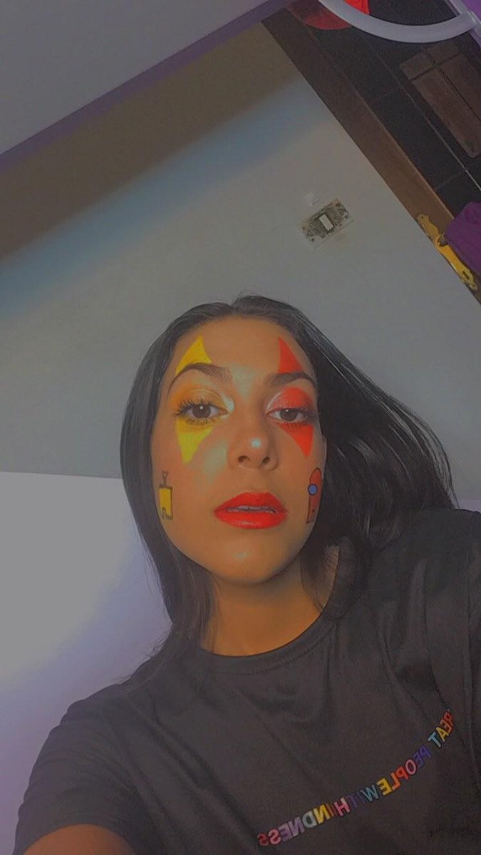 good4bell4's tweet image. ciao questo è il mio trucco per halloween. muah! 😽