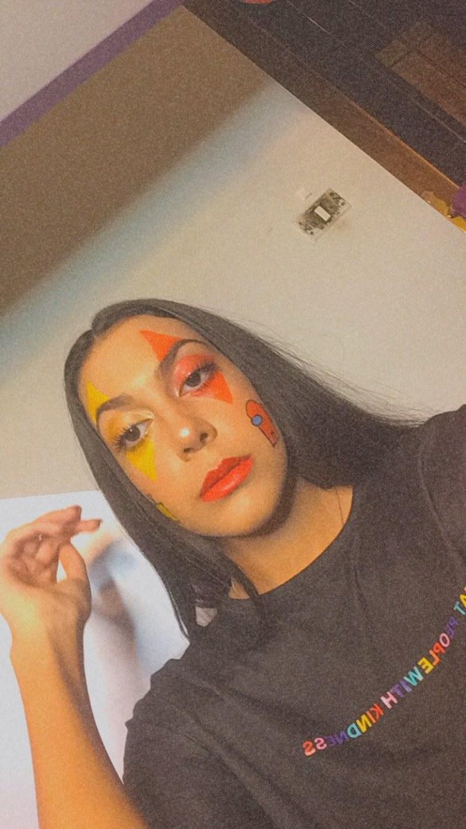 good4bell4's tweet image. ciao questo è il mio trucco per halloween. muah! 😽