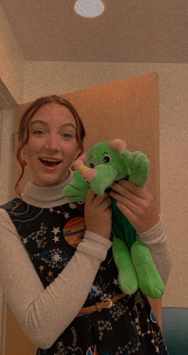 its_es23's tweet image. repost: miss frizzle is here to enter in the #LPCostumeComp #LPAct3 #thefrizz