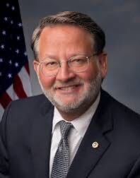 Imitation is the sincerest form of flattery. Check out this fantastic <a href="/SenGaryPeters/">Senator Gary Peters</a> Halloween costume from our Field Representative, Brendon. We're seeing double! 👻👀🎃 #VotingMatters #MIVotes #SenateBlueWave