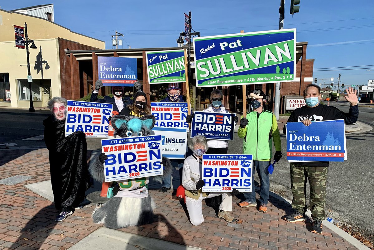 chrisstearns47's tweet image. Out sign waiving for our Democratic candidates this morning with the @WA47Dems in downtown #Auburn! 

Judging by the honks and cheers, there’s lots of energy and enthusiasm for @JoeBiden, @RepPatSullivan, @JayInslee, @DebraEntenman, and more!   #vote
