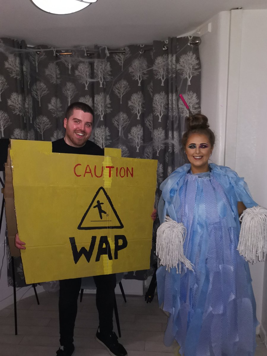 _knuge's tweet photo. now get a 𝙗𝙪𝙘𝙠𝙚𝙩 and a 𝙢𝙤𝙥
that's a wet ass pandemic 🧽
#HappyHalloween2020 https://t.co/tlKISIoLA1