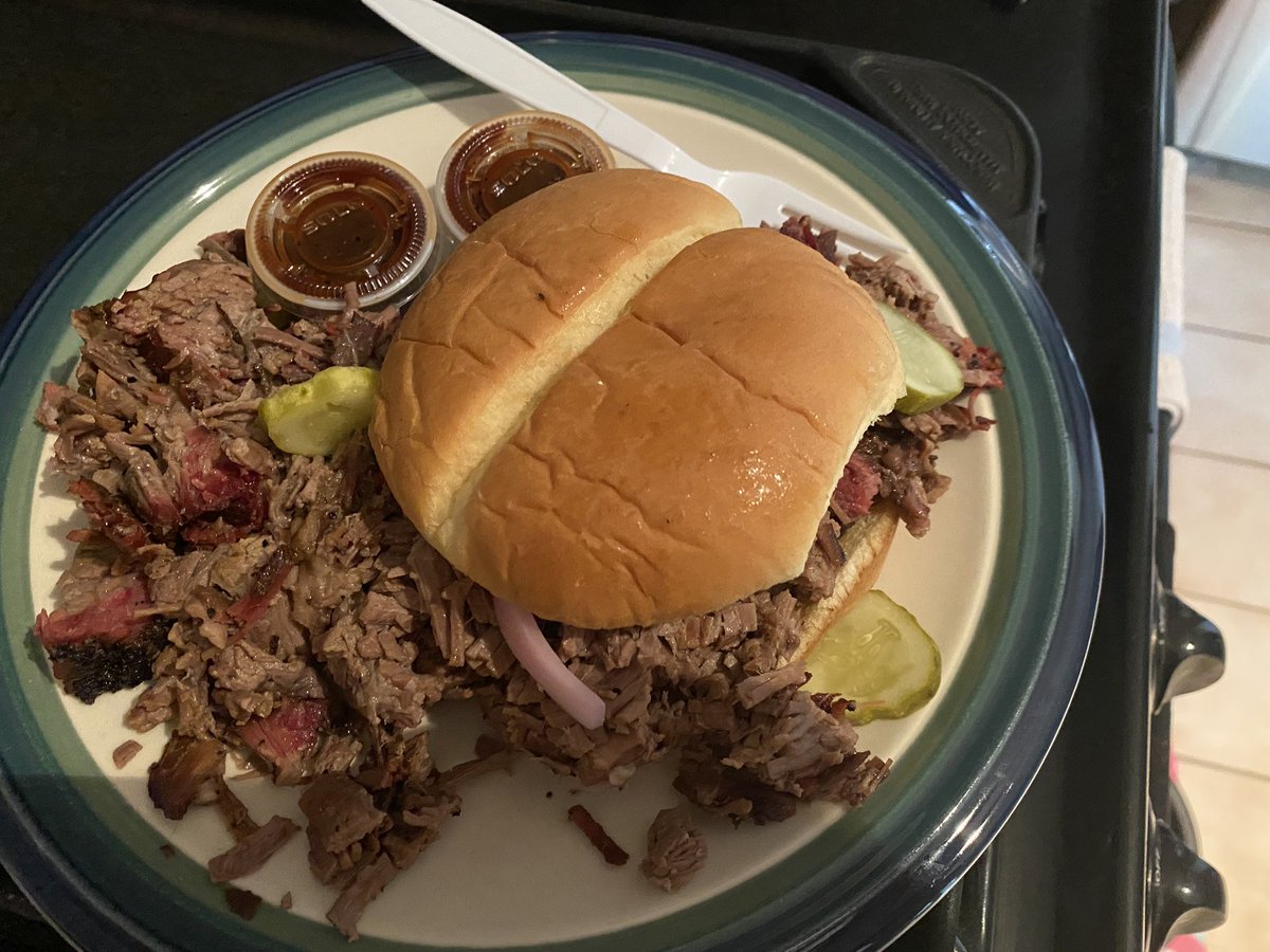 bybeedziedzic's tweet photo. The meat-to-bun-ratio on the chopped beef sandwich at #Whitfields #bbq is on point. Thanks @Studdard64 for fueling our game day! #Hookem @LetsGet2Podcast https://t.co/xt66Hnxzp3