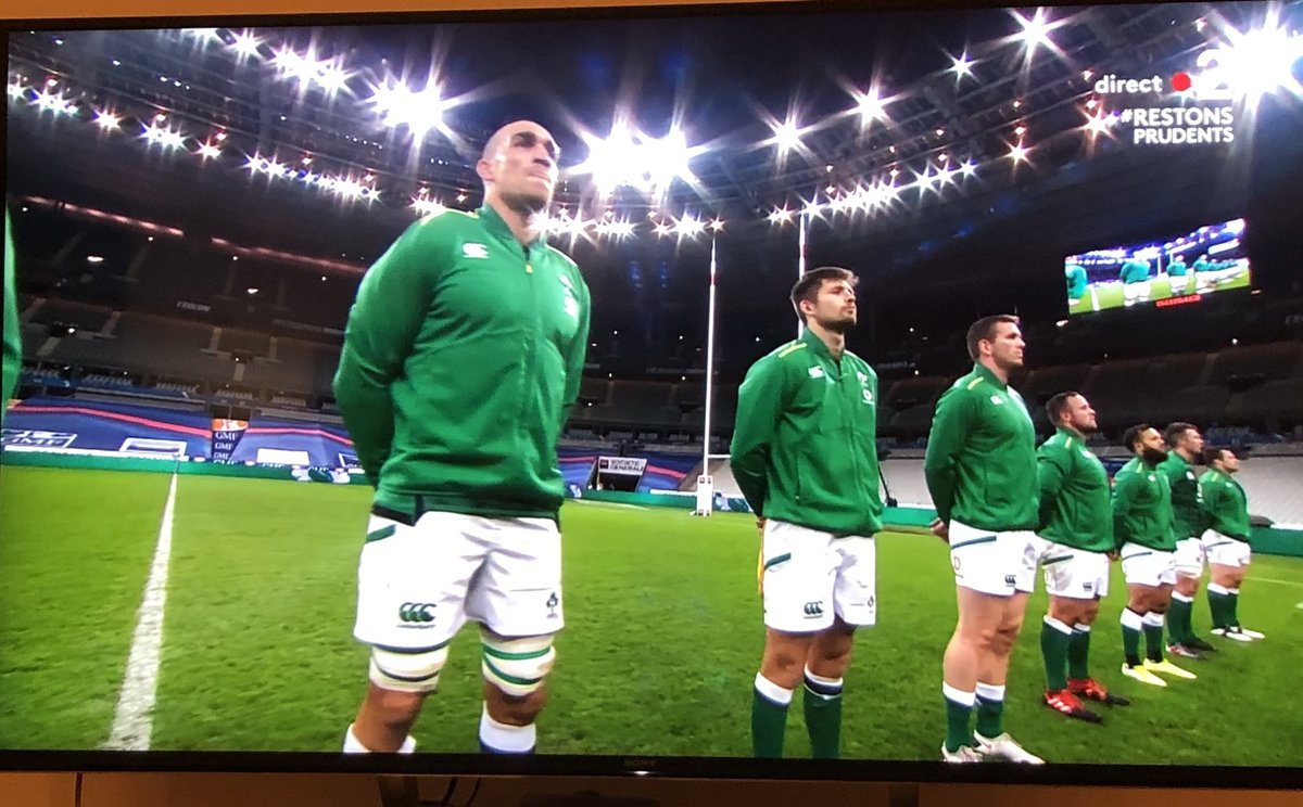 C’est moyen « shoulder to shoulder » là... 😕 #FRAIRL