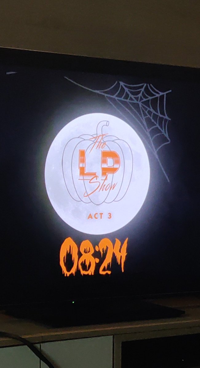 Ninae1604's tweet image. I thought Halloween was ruined but then LP3 show saved Halloween 🎃
Thank you @LiamPayne 
#LP3show