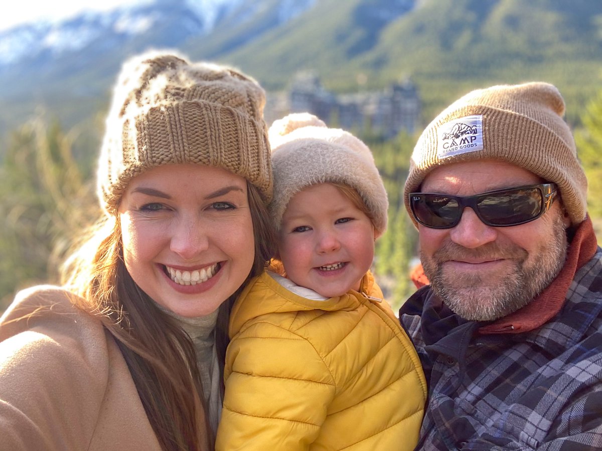 chefkaiser's tweet photo. My backyard never gets old. #ExploreAlberta We’re raising a mountain girl. https://t.co/vPGSdlJiPD